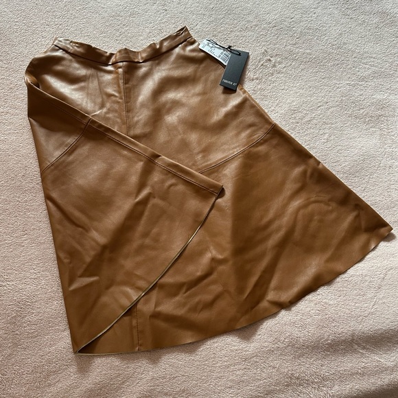NWT Forever21 Cognac Faux Leather Midi Circle Skirt - Size Small - Picture 2 of 10